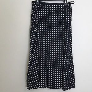 Villager black & white side button skirt
